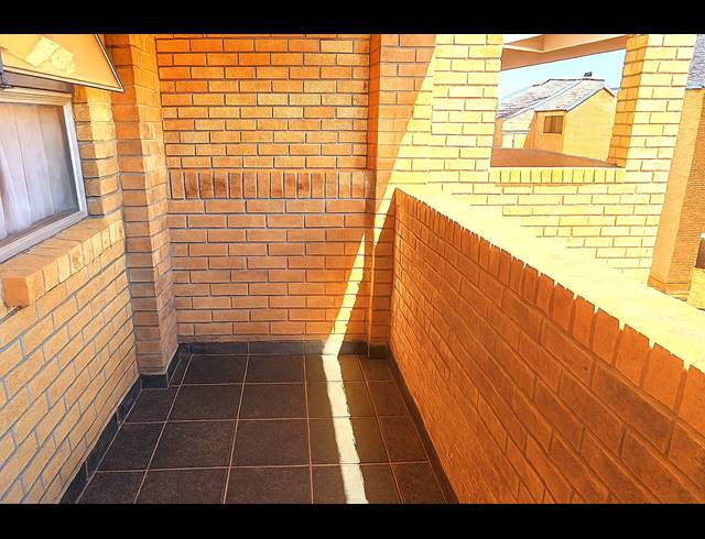 2 bed property to rent in HEUWELOORD